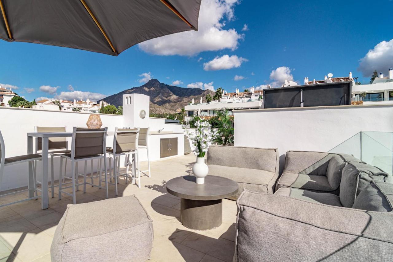 Luxury 3 Bedroom Townhouse On Marbellas Golden Mile With Walking Distance Puerto Banus Сasa de vacaciones Marbella