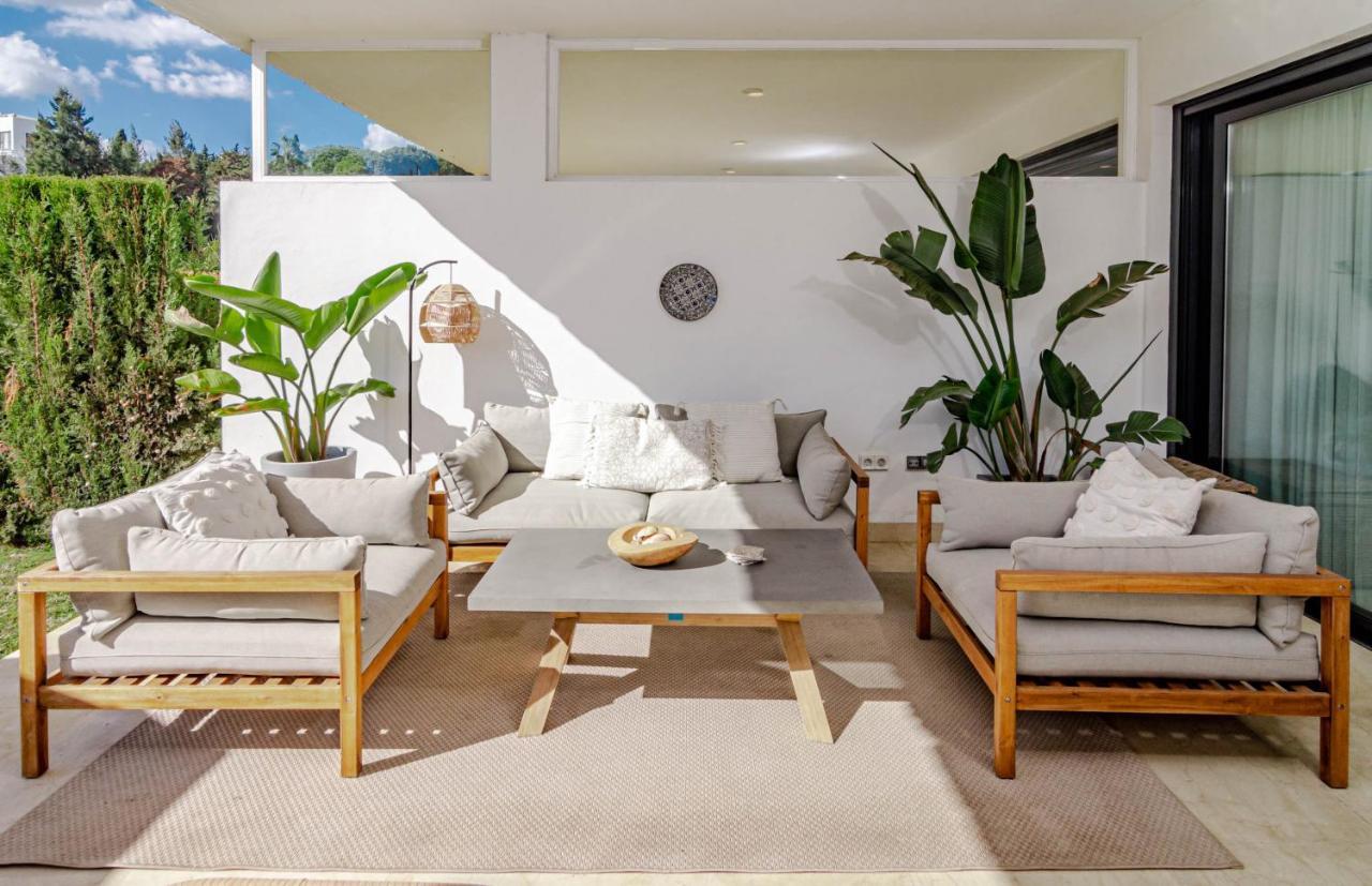 Сasa de vacaciones Luxury 3 Bedroom Townhouse On Marbellas Golden Mile With Walking Distance Puerto Banus *