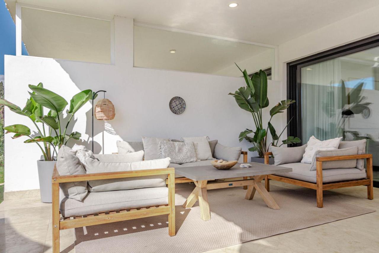 Сasa de vacaciones Luxury 3 Bedroom Townhouse On Marbellas Golden Mile With Walking Distance Puerto Banus Marbella