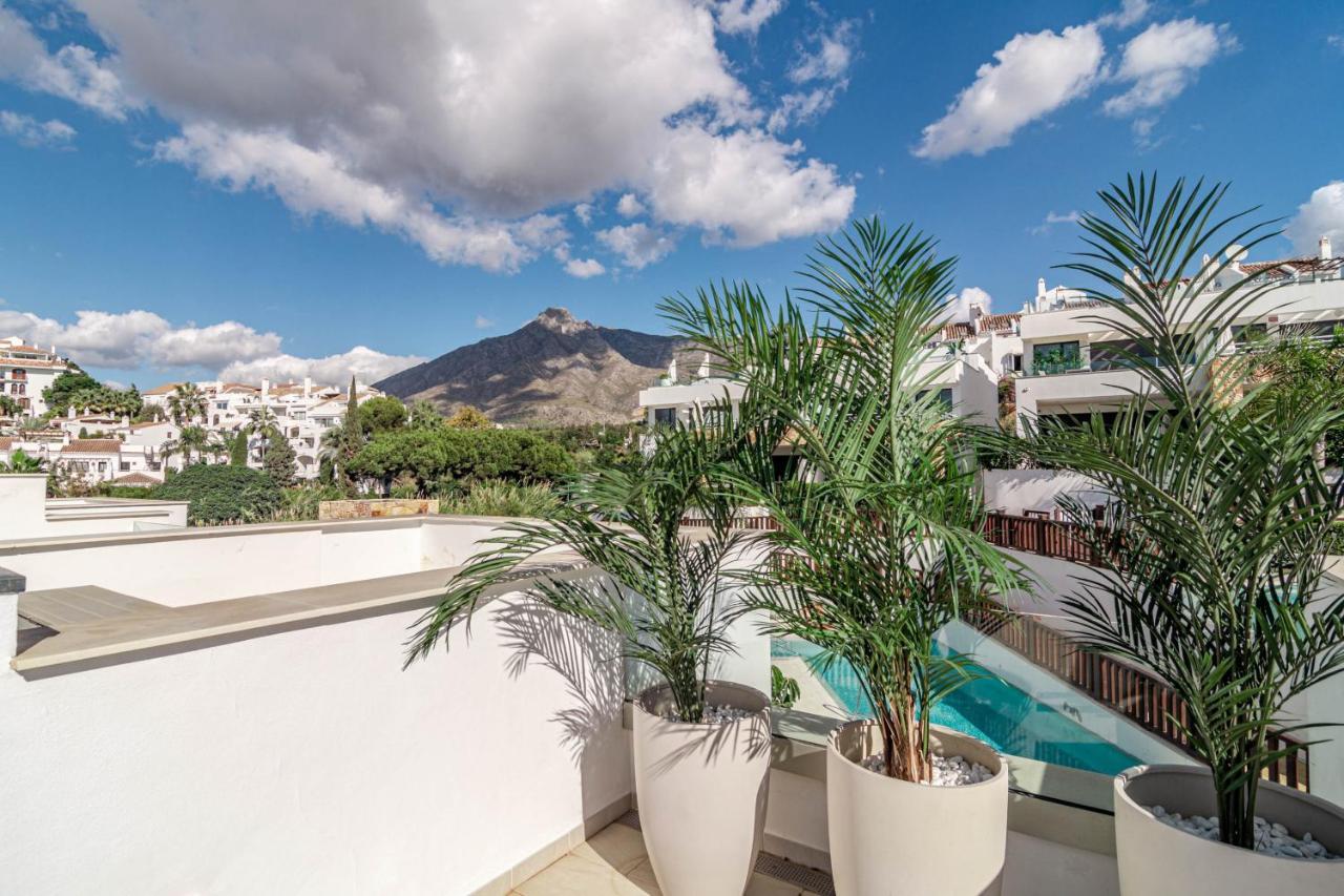 Сasa de vacaciones Luxury 3 Bedroom Townhouse On Marbellas Golden Mile With Walking Distance Puerto Banus