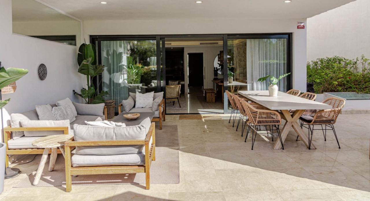 Luxury 3 Bedroom Townhouse On Marbellas Golden Mile With Walking Distance Puerto Banus Сasa de vacaciones *