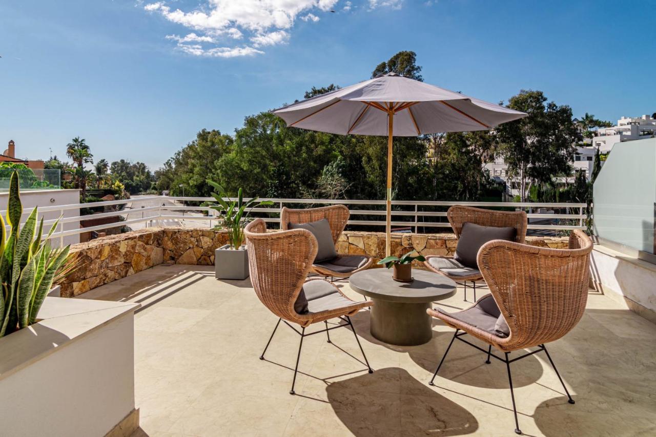 Сasa de vacaciones Luxury 3 Bedroom Townhouse On Marbellas Golden Mile With Walking Distance Puerto Banus *