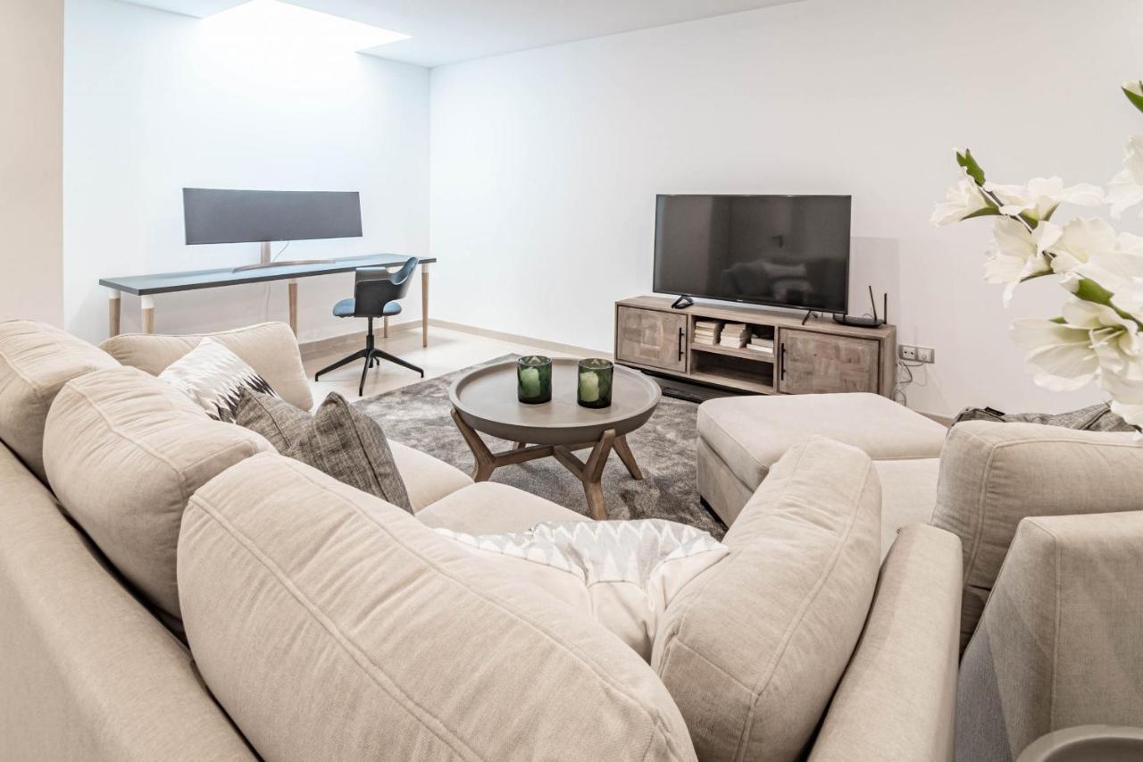 Luxury 3 Bedroom Townhouse On Marbellas Golden Mile With Walking Distance Puerto Banus *