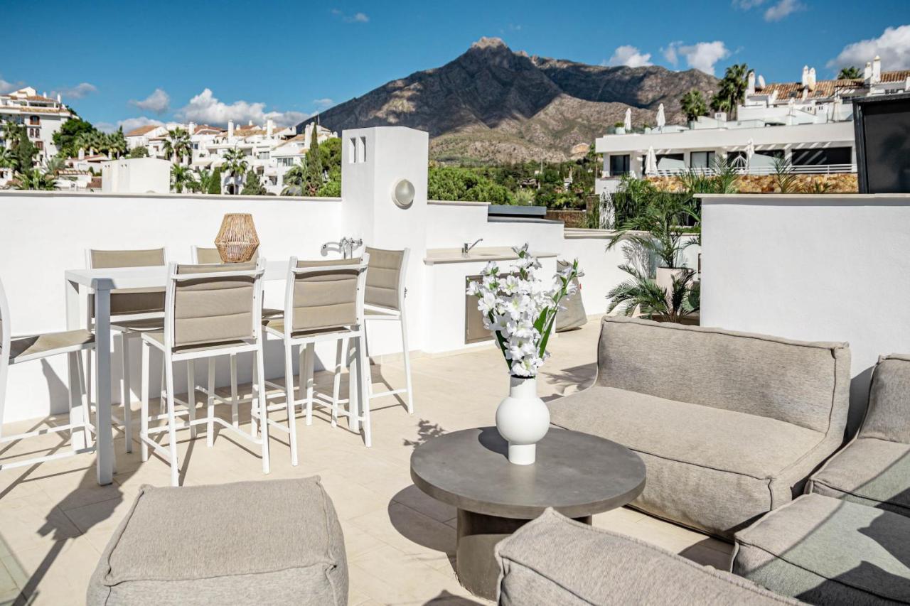 Luxury 3 Bedroom Townhouse On Marbellas Golden Mile With Walking Distance Puerto Banus Сasa de vacaciones *