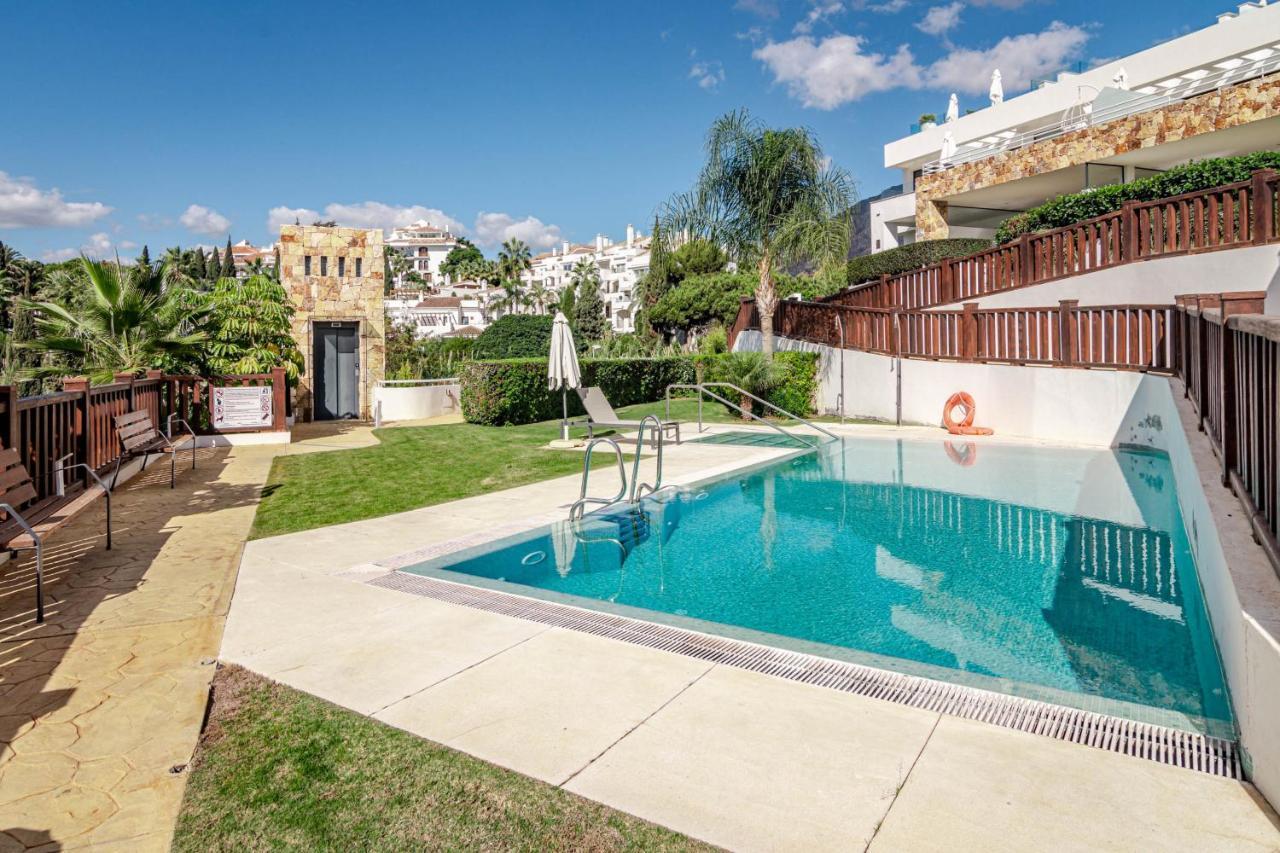 Luxury 3 Bedroom Townhouse On Marbellas Golden Mile With Walking Distance Puerto Banus Сasa de vacaciones *