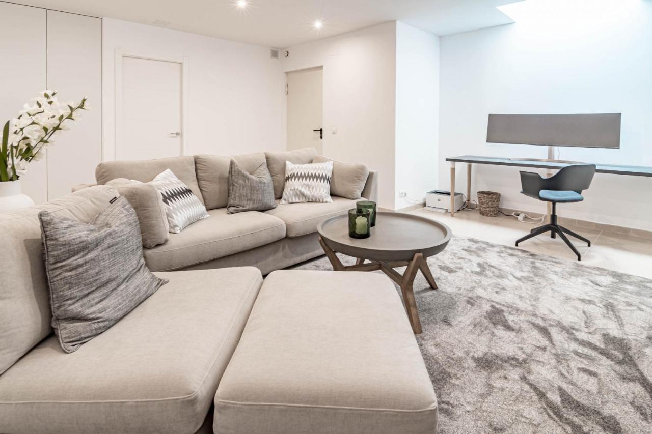 Luxury 3 Bedroom Townhouse On Marbellas Golden Mile With Walking Distance Puerto Banus Сasa de vacaciones Marbella